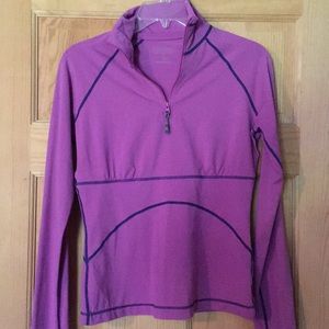 Athleta women’s small top